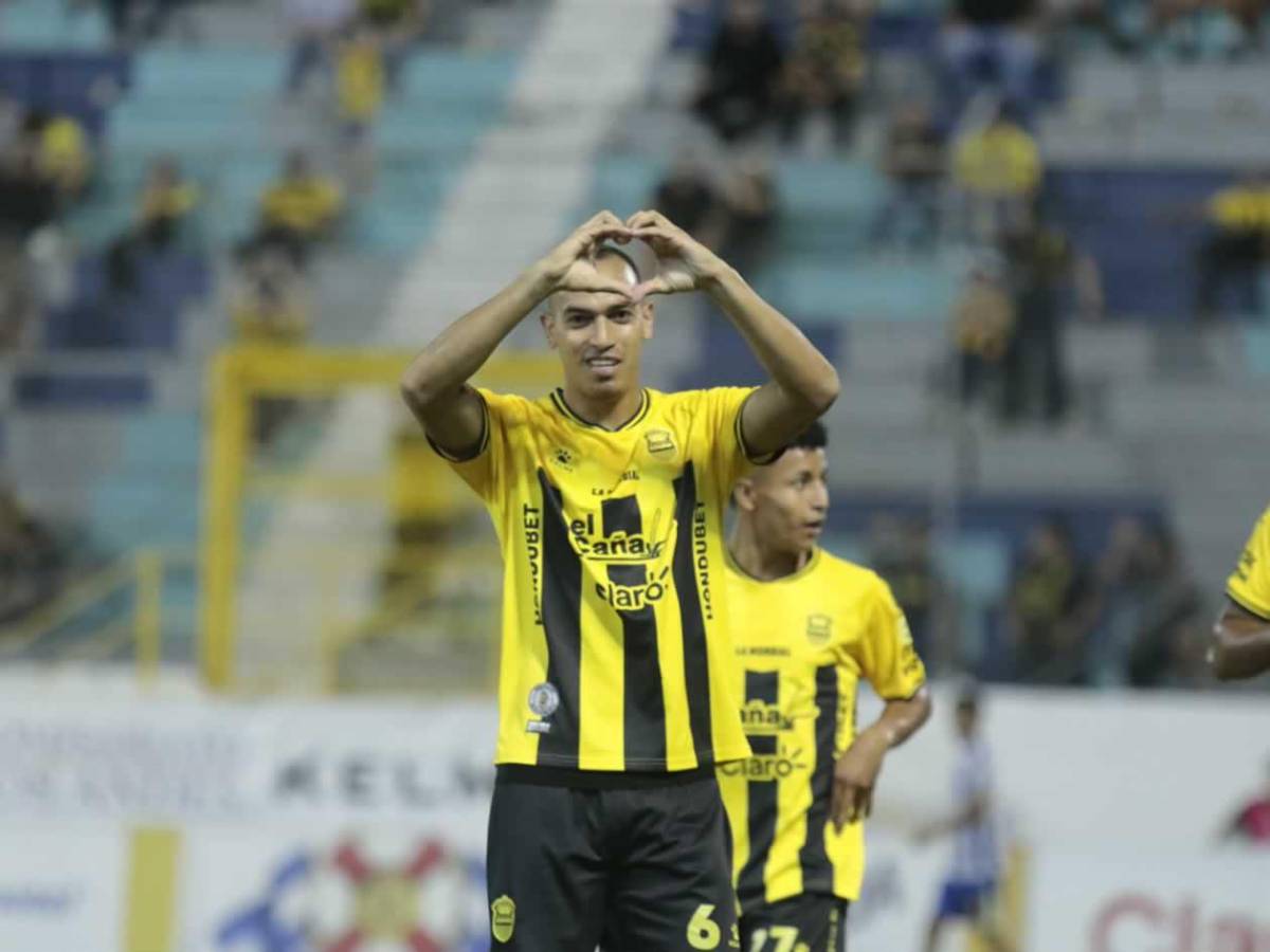 Real España de fiesta, dardo del 'Droopy' a Menjívar y bellas chicas en el Morazán