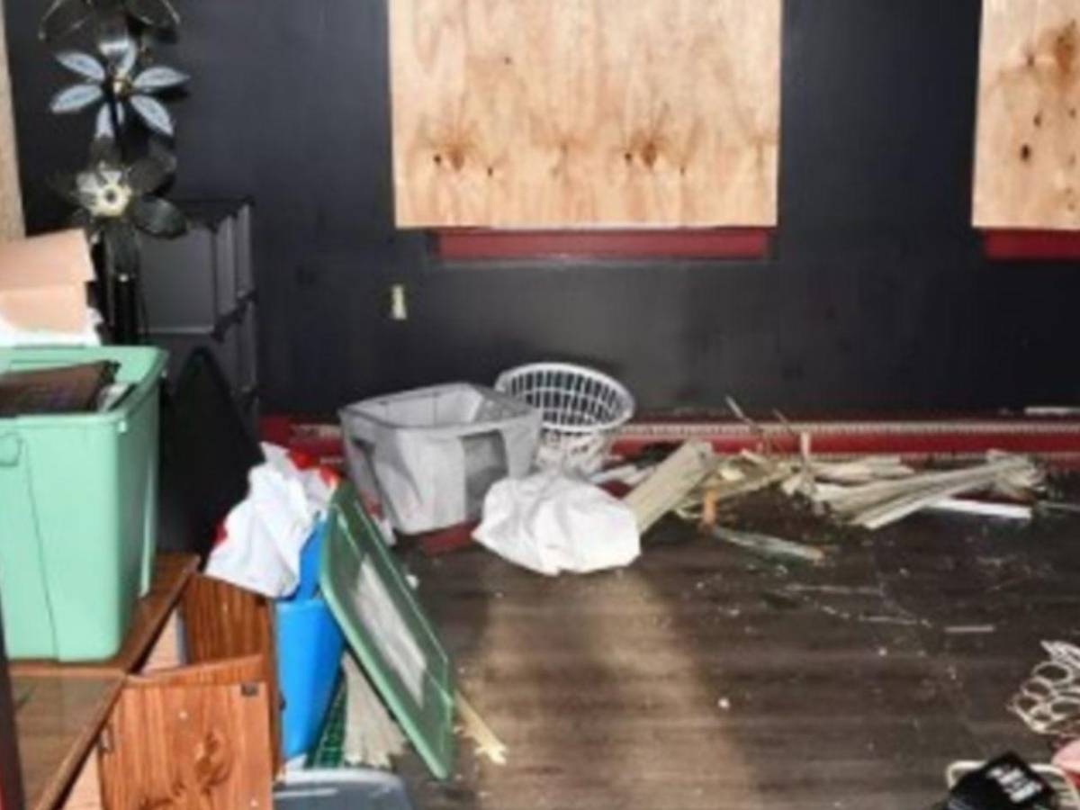 Madrastra encerró a su hijastro por 20 años y salen a la luz escalofriantes fotos