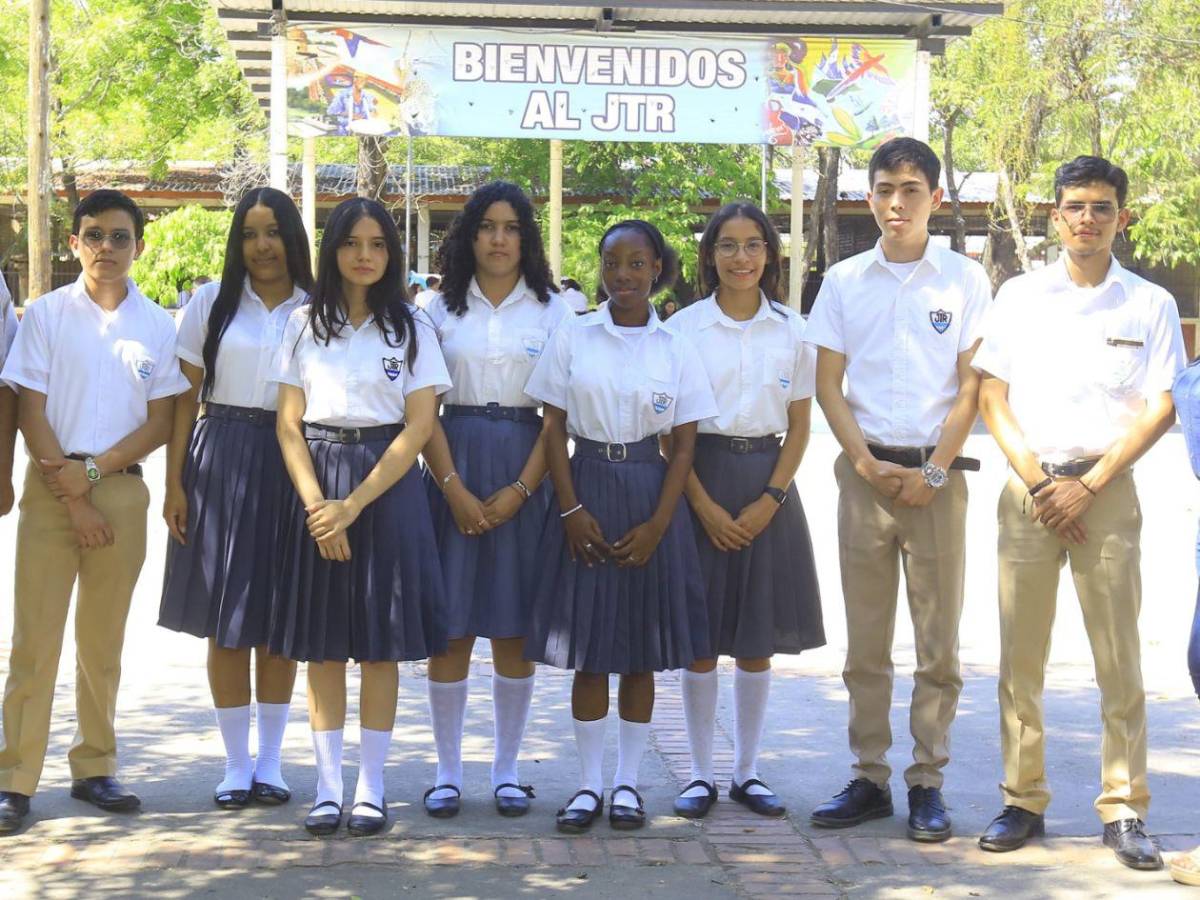 Orgullo académico: Ellos son los 8 mejores estudiantes del JTR este 2025