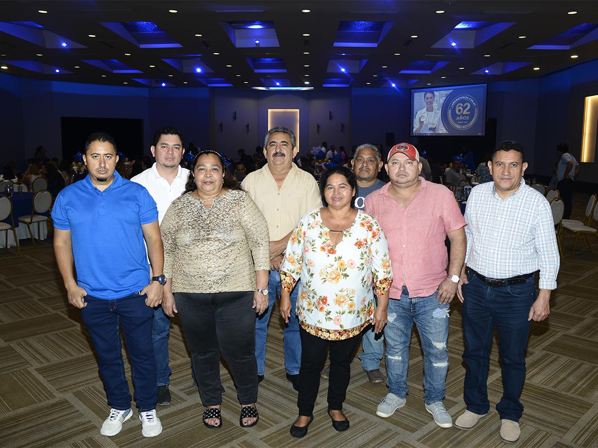 Los colaboradores y ejecutivos de los diferentes departamentos y ciudades se reunieron para ser parte de la celebración del 62 aniversario de Laboratorios Finlay.