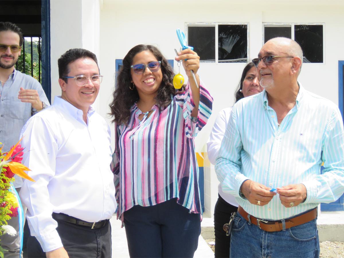 Cemento Ultracem construye en la educación de Choloma