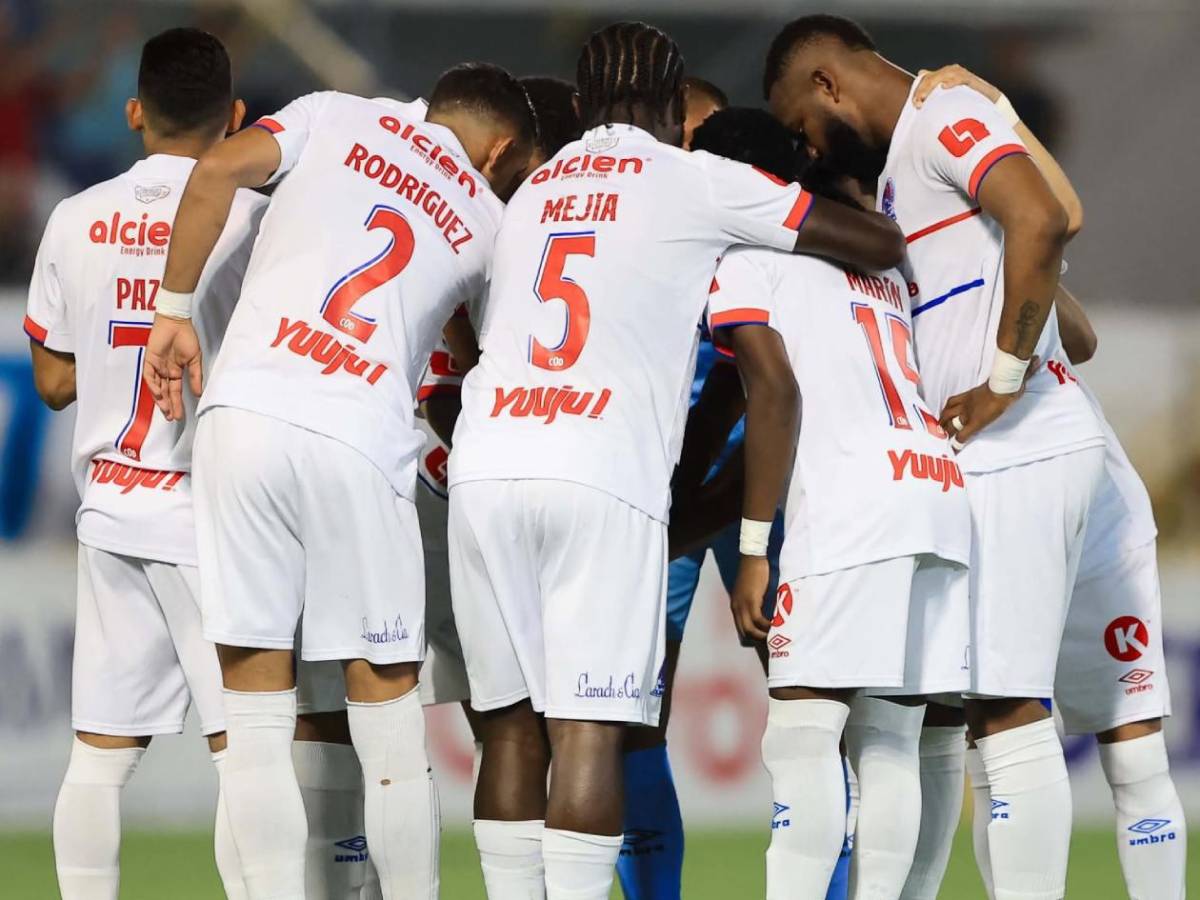 Locura del Real España, amargura y bronca en Olimpia, billetazos y polémico gesto