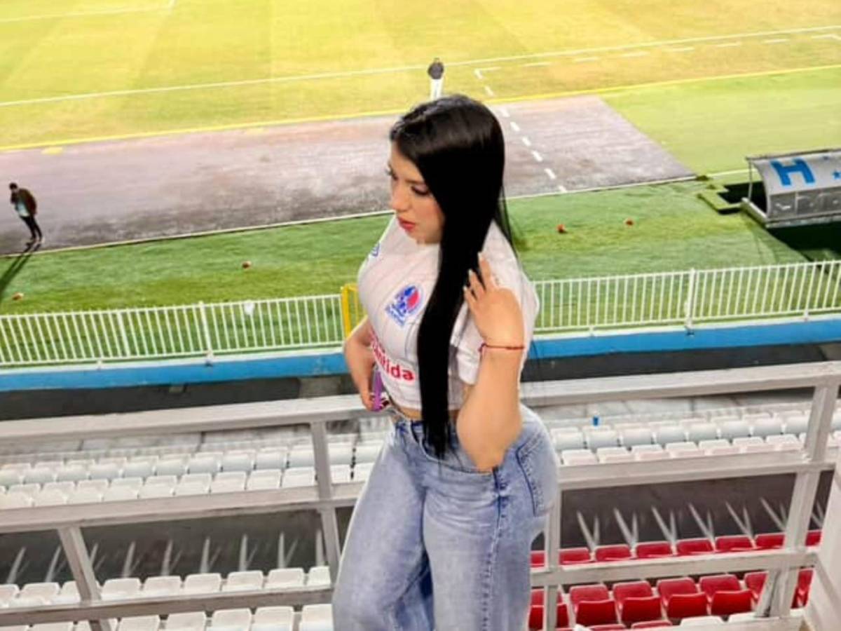Hizo una confesión: Dayanara, la sensual aficionada del Olimpia que cautiva en las redes