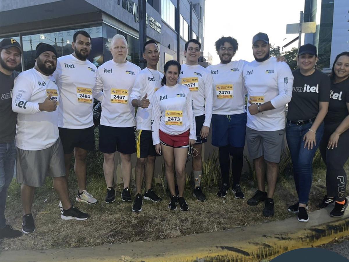 En itel motivan a los colaboradorese invierten constantemente en su desarrollo y superación personal.