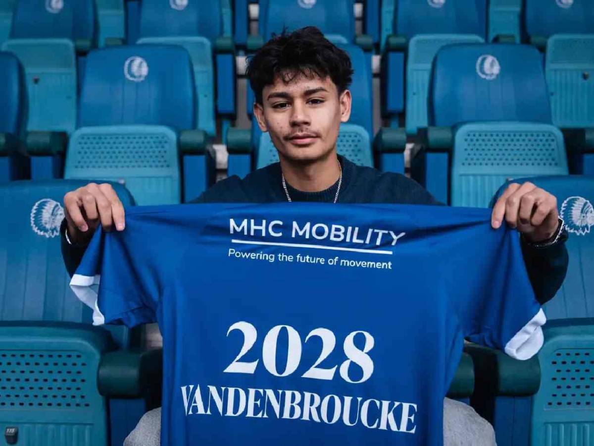 Joven de sangre hondureña con histórico club: firma primer contrato profesional