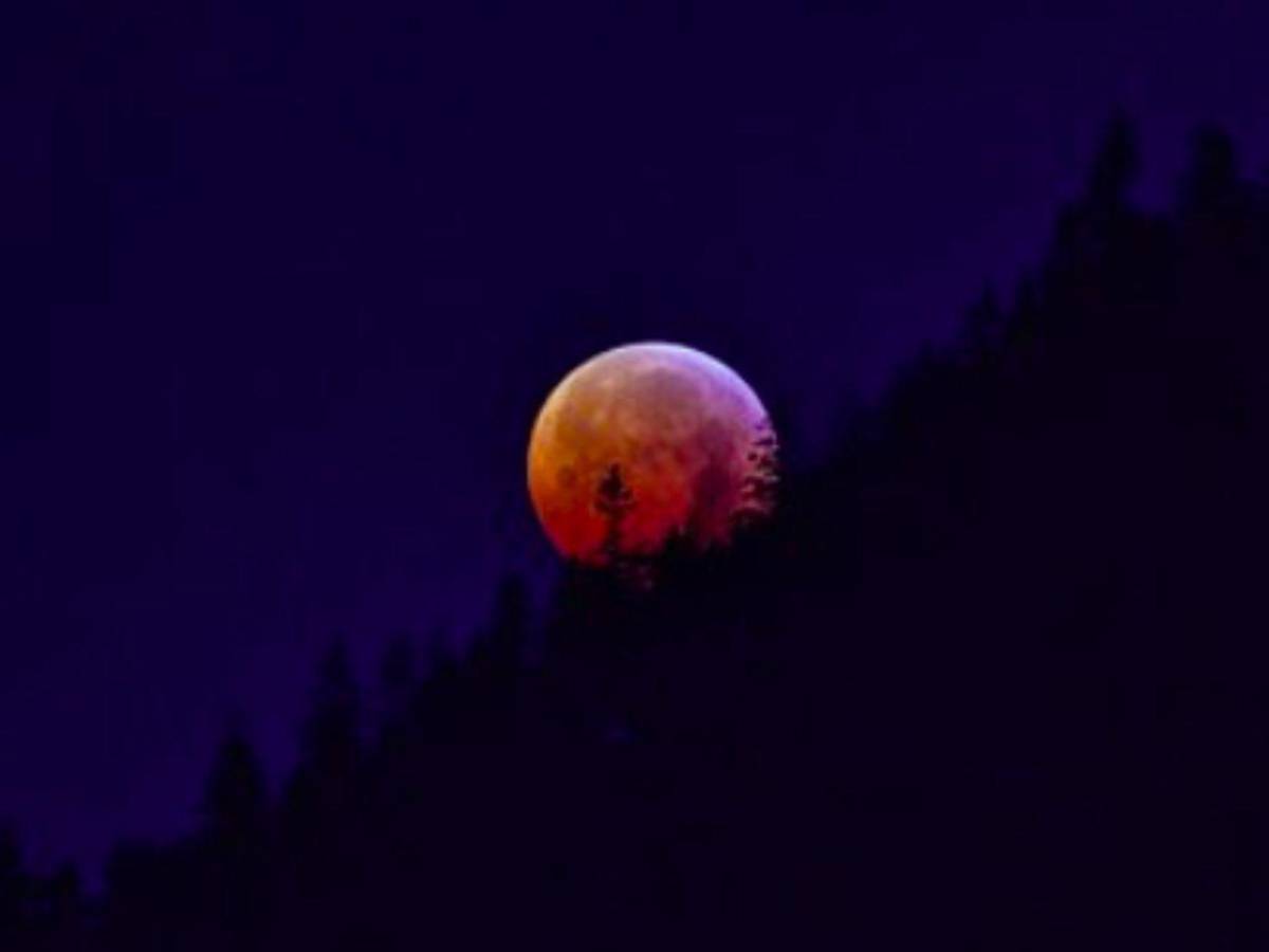 Eclipse lunar y cielos amenazantes: esto se espera que pase en Honduras