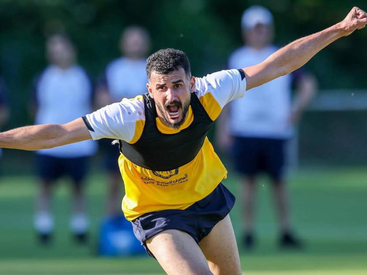 Goleador de Selección fue retenido tras llegar a Estados Unidos por increíble motivo