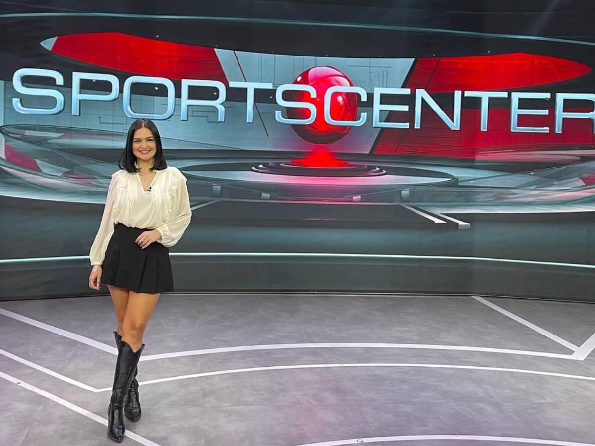 Lindas periodistas de Honduras y Costa Rica: Una se retiró y ella fue conquistada por jugador