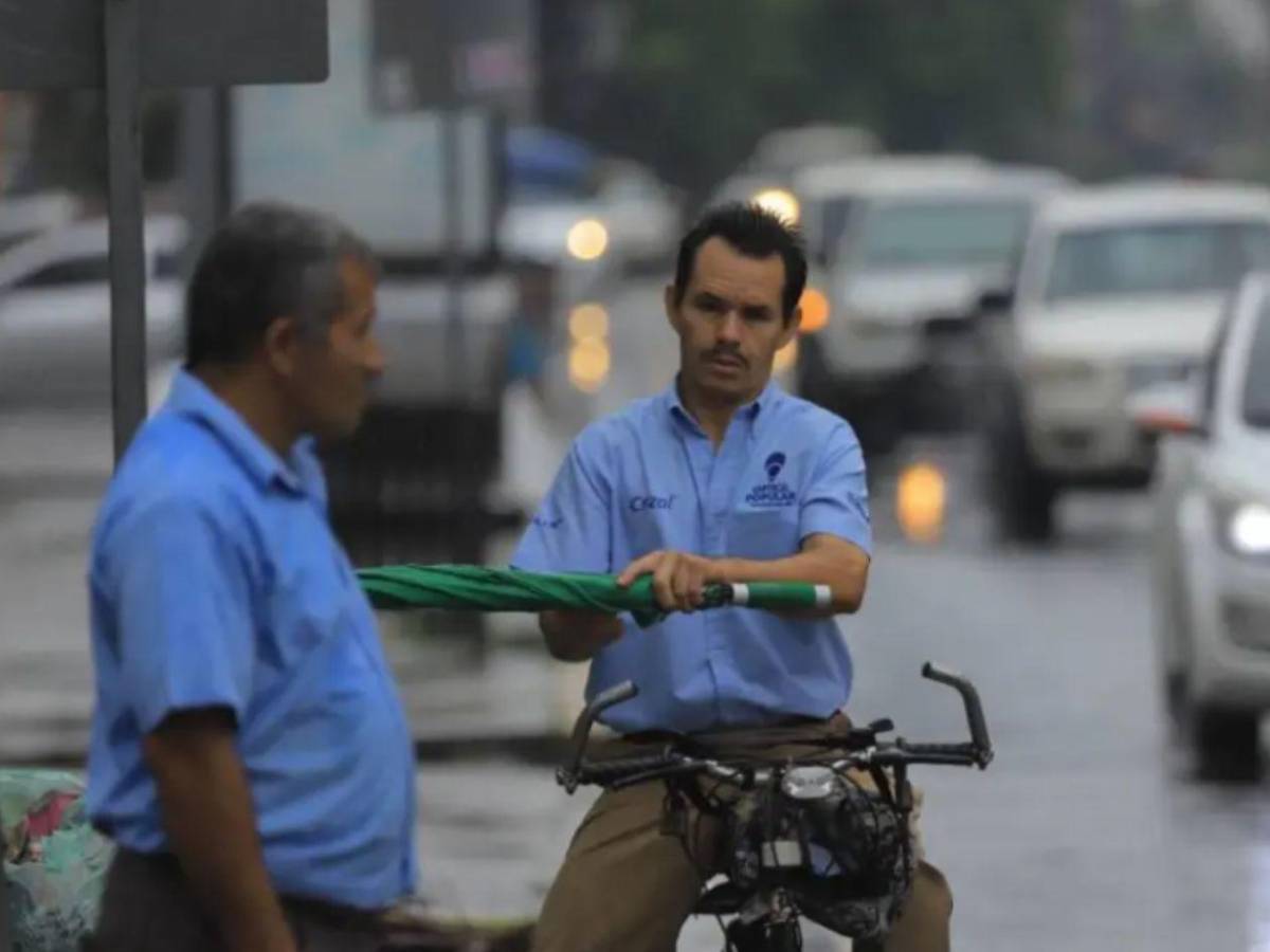Saque paraguas: Vaguada ingresará al país y dejará lluvias en estas zonas