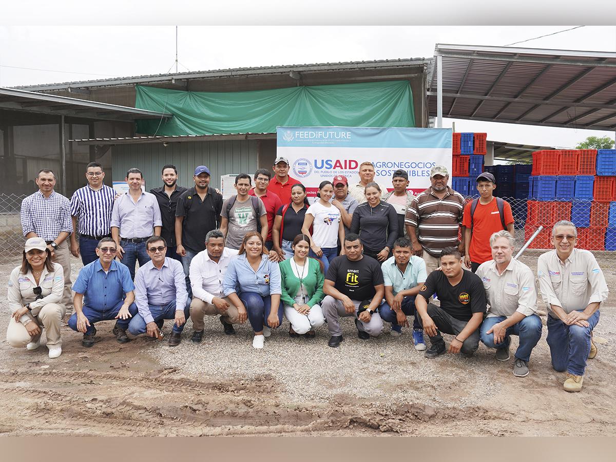 260 pequeños agricultores ha sido integrados a la cadena de suministro bajo un modelo de Agroparque.