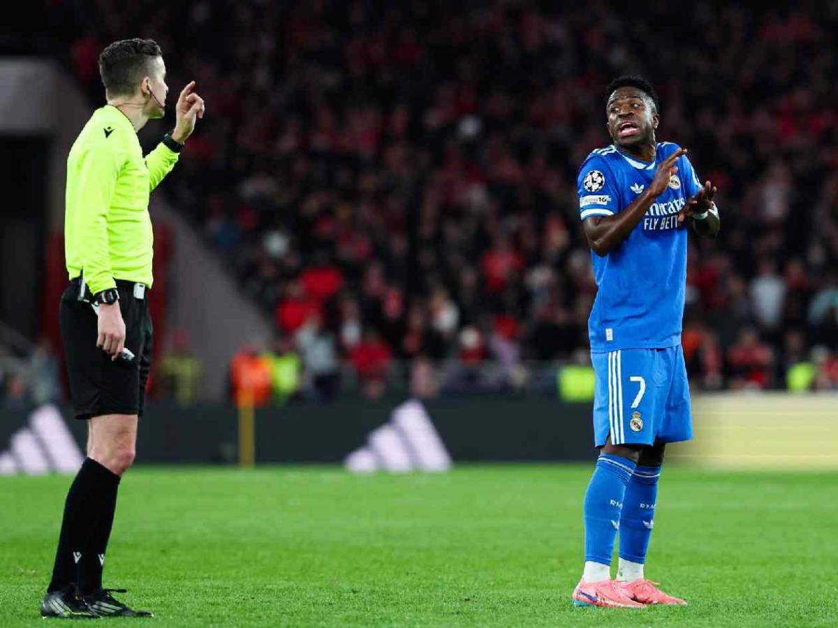 Indignación por lo que pasó con Vinicius ante Benfica; el brasileño reacciona