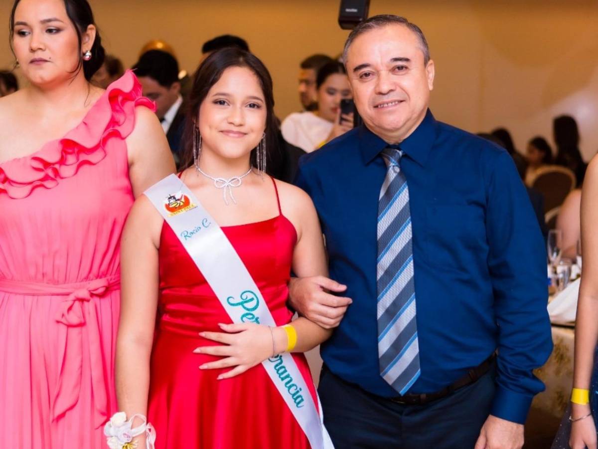 Seniors de la Saint Paul Academy celebran su logro académico