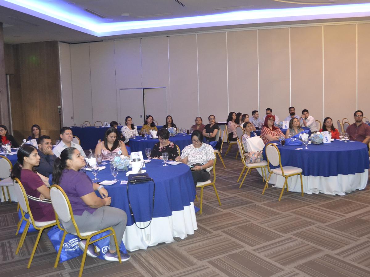 Los presentes tuvieron la oportunidad de conocer acerca del proceso de certificación, así como de las ventajas que esta aportará.