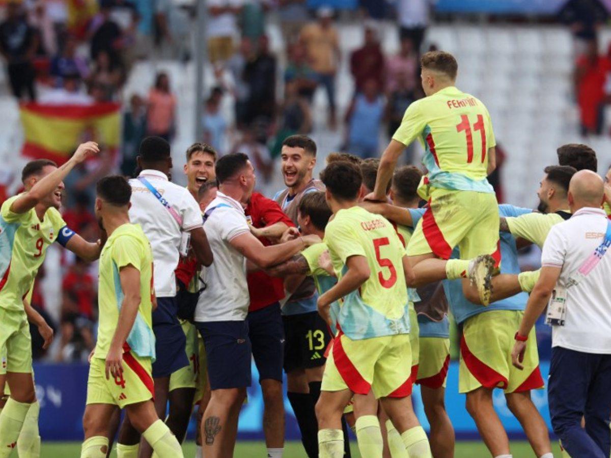 España remonta en locura de juego y está en la final de Juegos Olímpicos