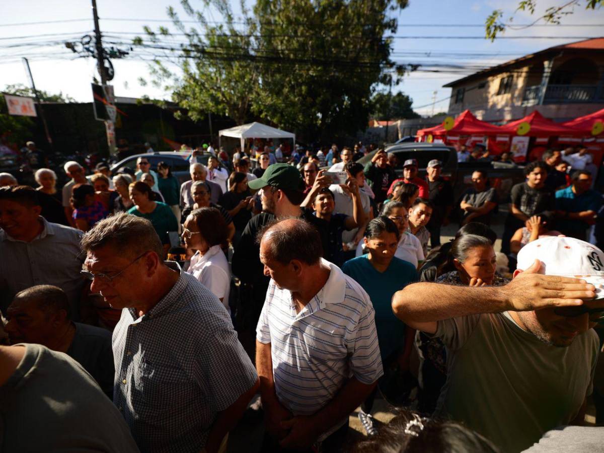 Retrasos y largas filas marcaron la mañana electoral en San Pedro Sula
