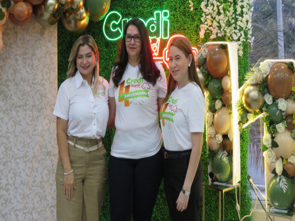 Emma Mejía, Edith Cruz y Michelle Valladares.