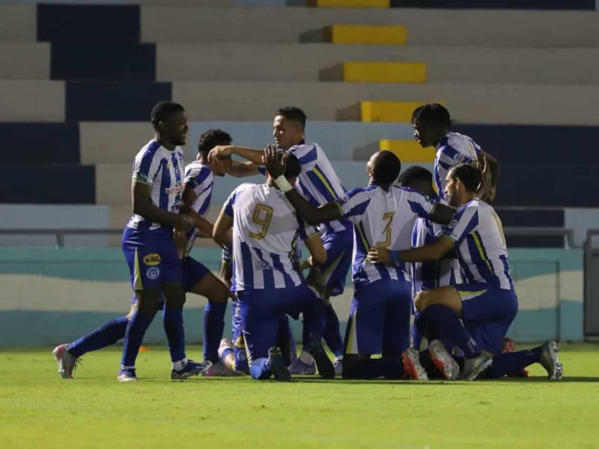 El héroe de Olimpia para la remontada, debutantes, Real España festeja y bellas chicas