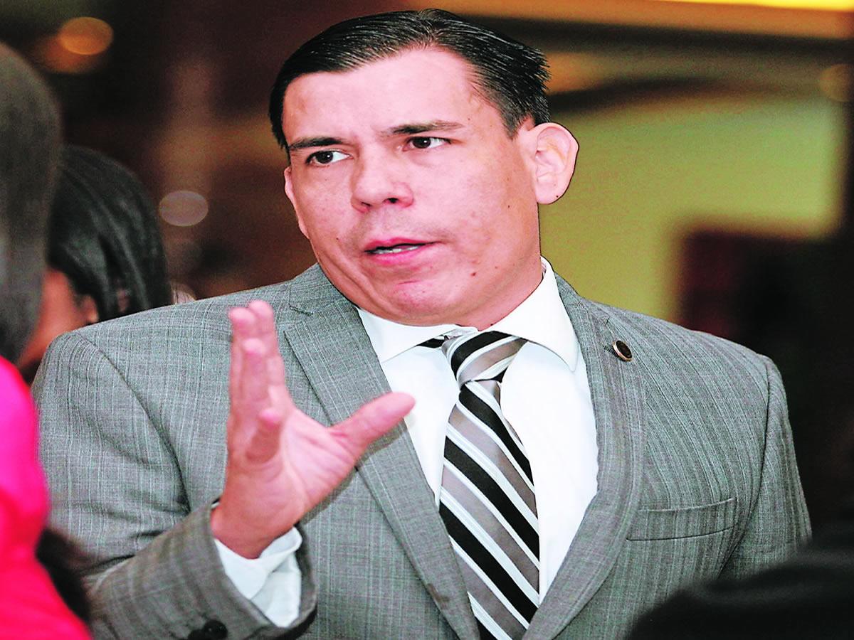 Colegio de Abogados de Honduras: Rafael Canales denuncia arreglos políticos