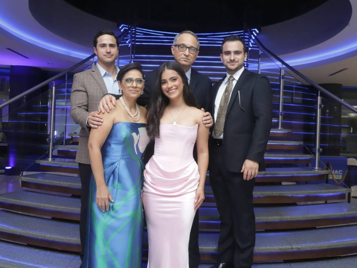 COMENAC 2025 rinde homenaje al Dr. Feizal Selman-Housein