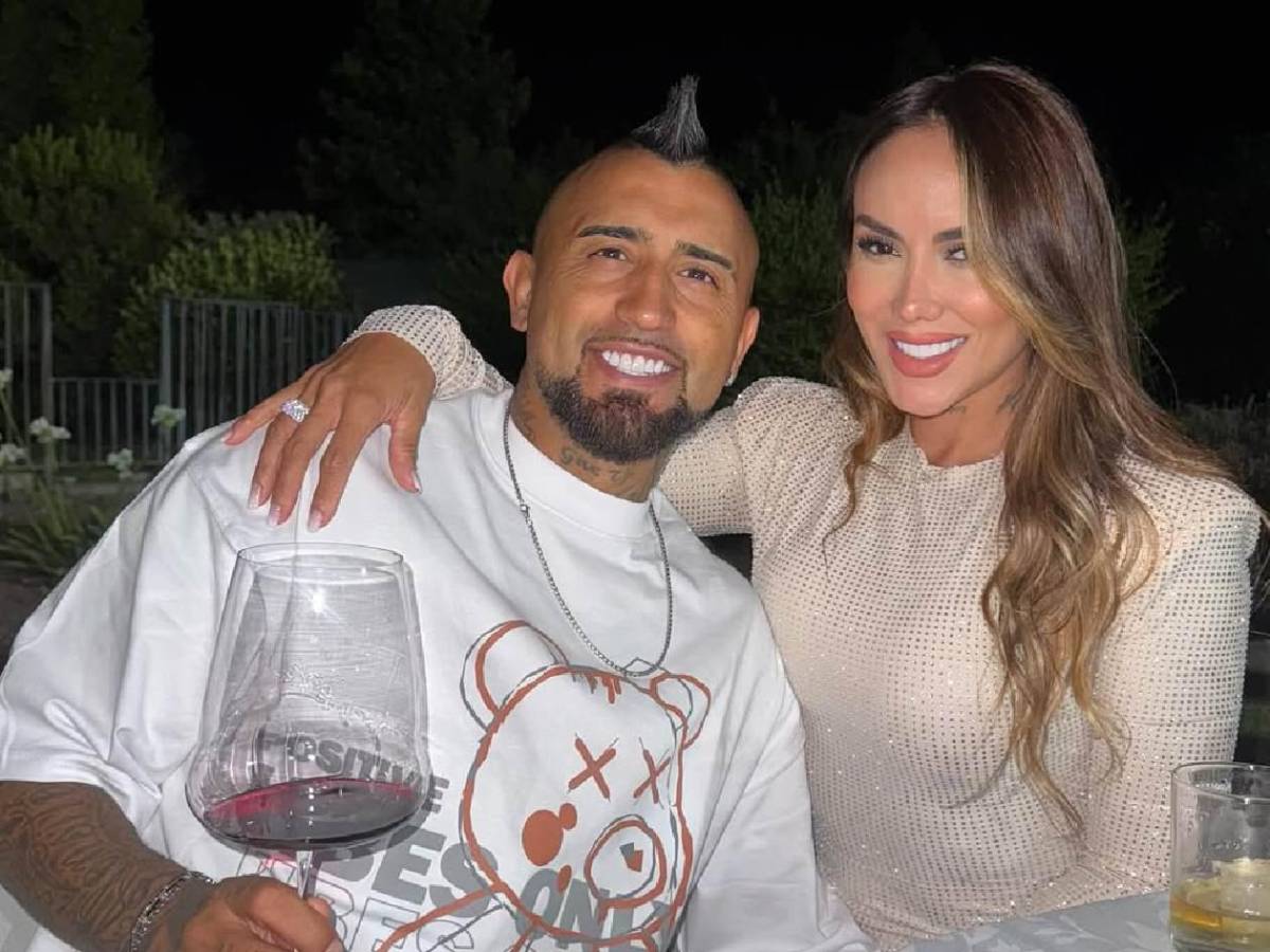 Bella novia de Arturo Vidal se convirtió en abuela y sorprende en redes