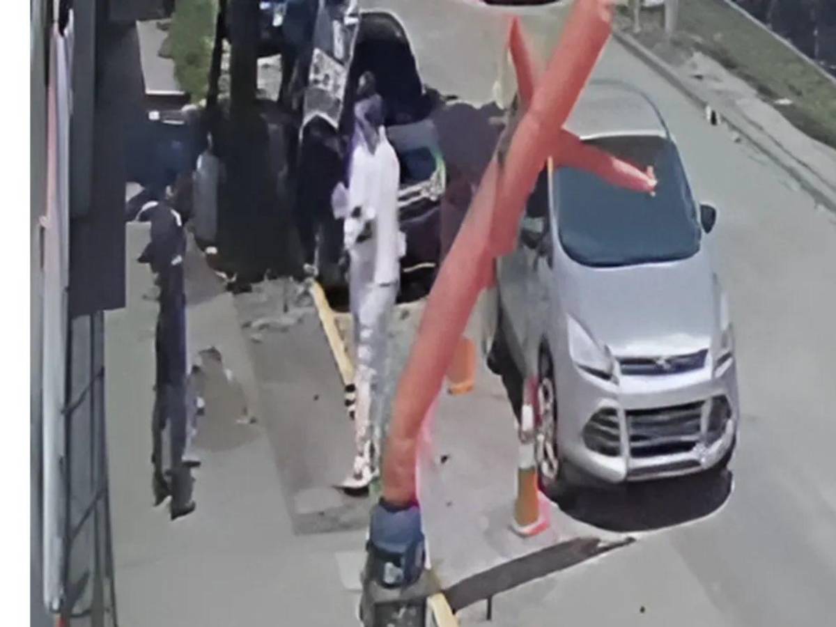 Localizan carro que habría sido usado durante frustrado asalto en SPS