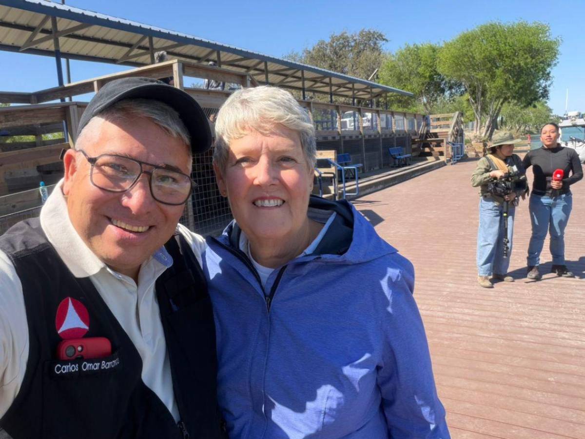 Periodistas estrechan lazos en cobertura de programa de inmigración