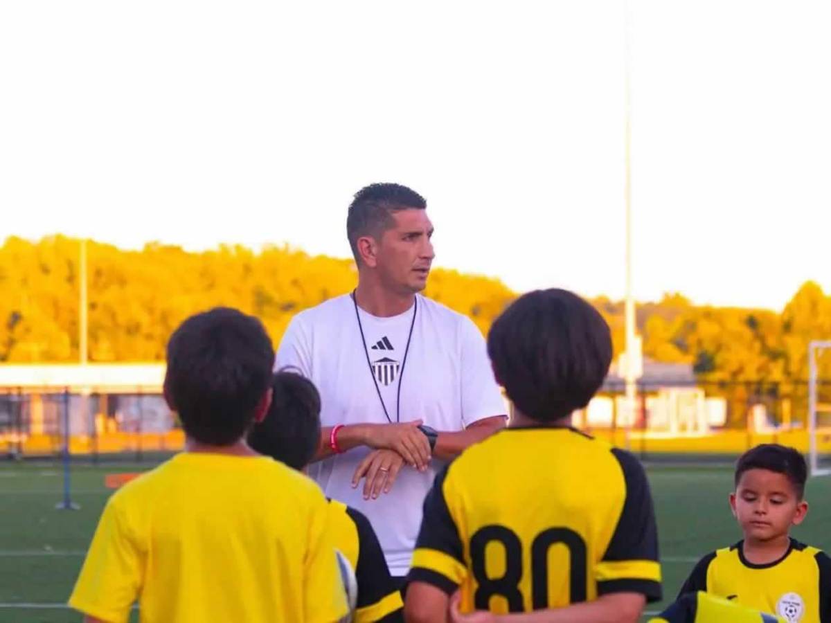 Johnny Leverón dejó el fútbol en silencio y ahora tiene nueva vida en EEUU: de qué trabaja