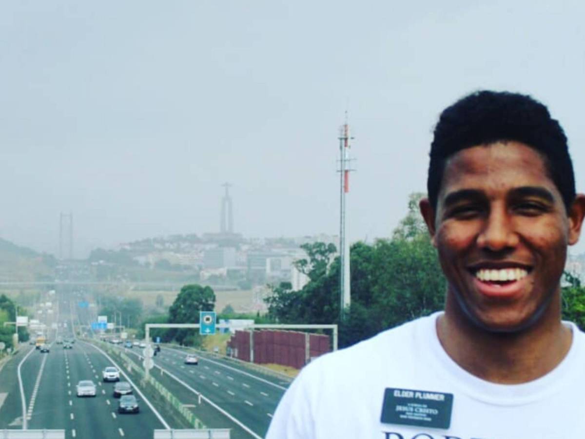 Hijo de Carlos Pavón llega a Honduras y sorprende con su nueva vida