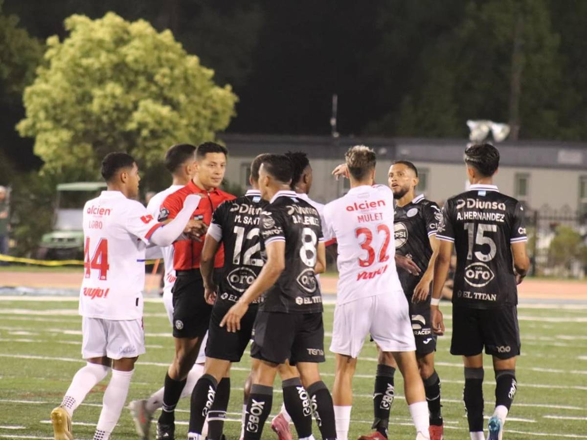 A los golpes Olimpia y Motagua: zafarrancho, expulsados y bellezas en New Orleans