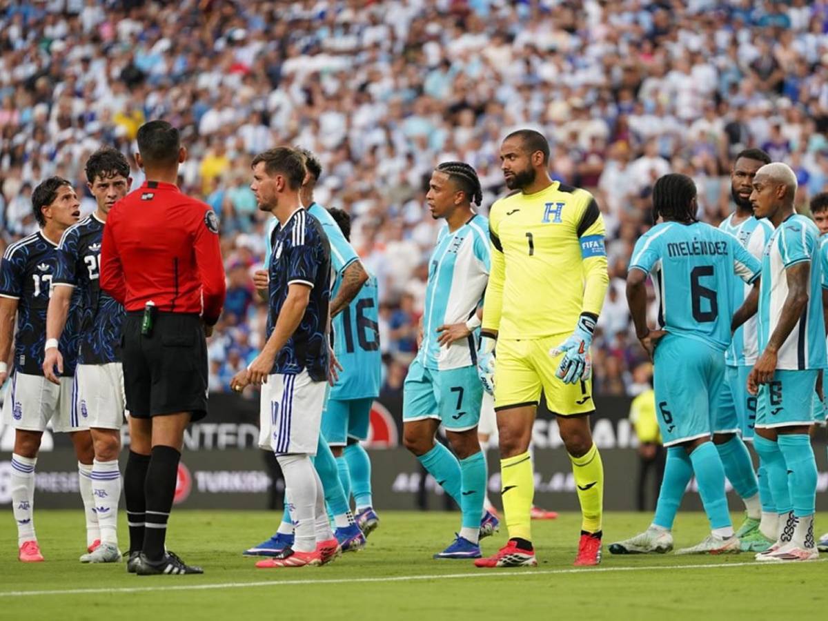 Messi sorprende tras el partido, ¿cambió camiseta? y abrazo histórico para Honduras