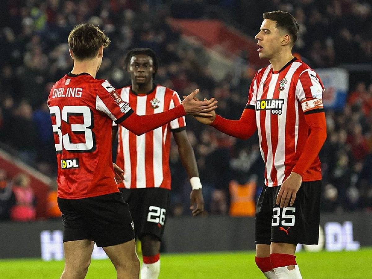 El peor equipo de la Premier desciende a falta de siete fechas; toman decisión