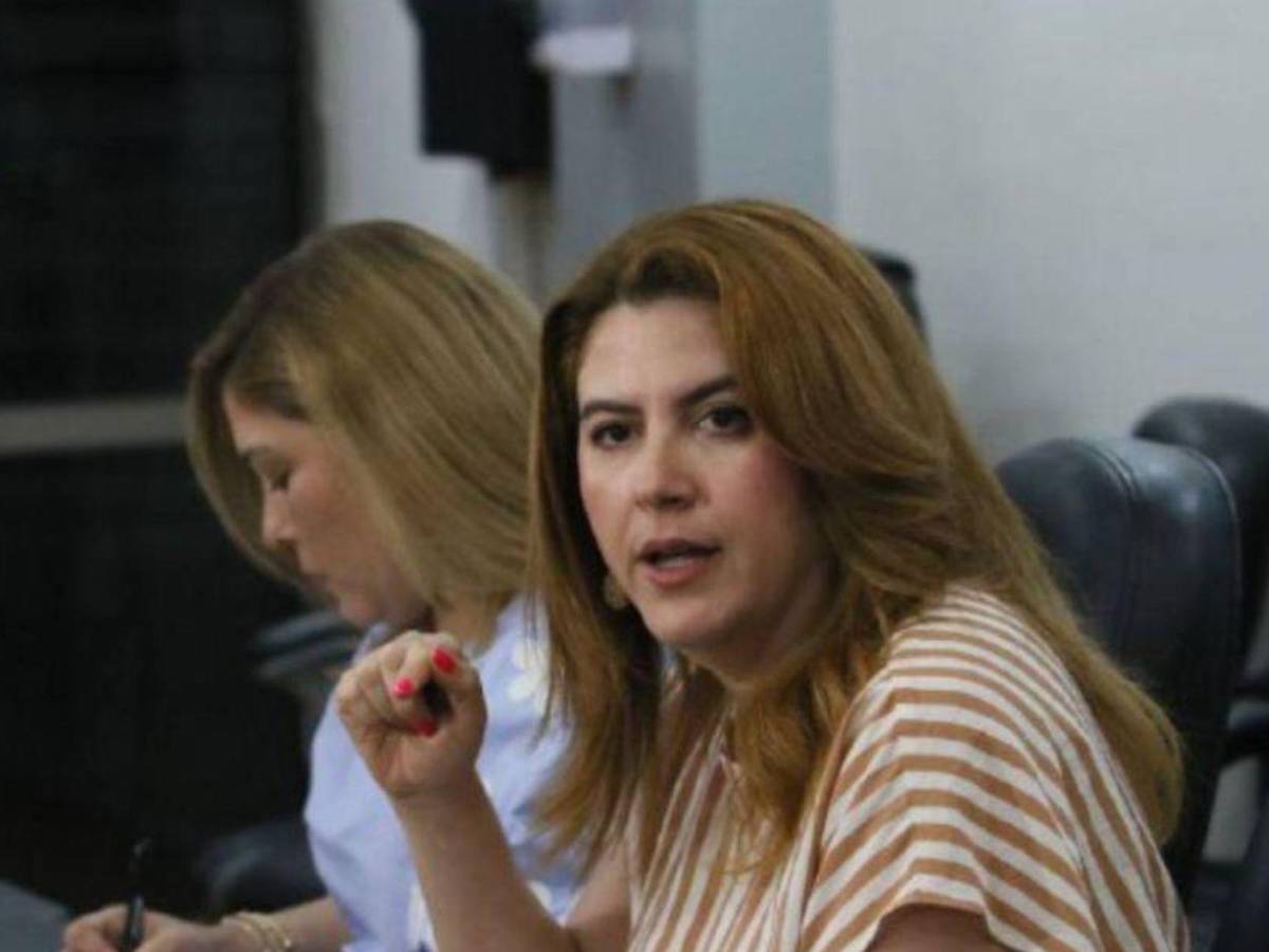 Cossette López sobre Ana Paola Hall: Es mi colega, no es mi jefa