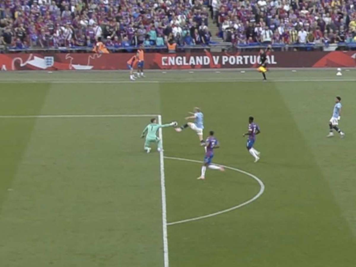 Guardiola no sabe perder: enfado por derrota en FA Cup, villano del City y error del VAR