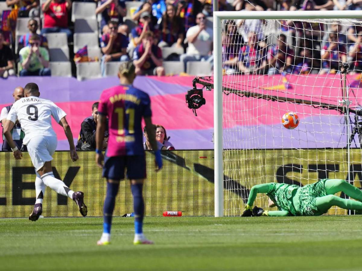 Las polémicas del VAR en el Barcelona-Real Madrid, show de Mbappé y 'burla' de Yamal