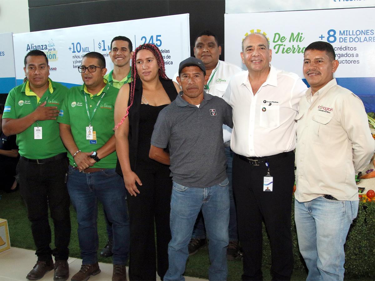 El programa De Mi Tierra ha beneficiado a 100 comunidades del país con financiamiento agrícola.