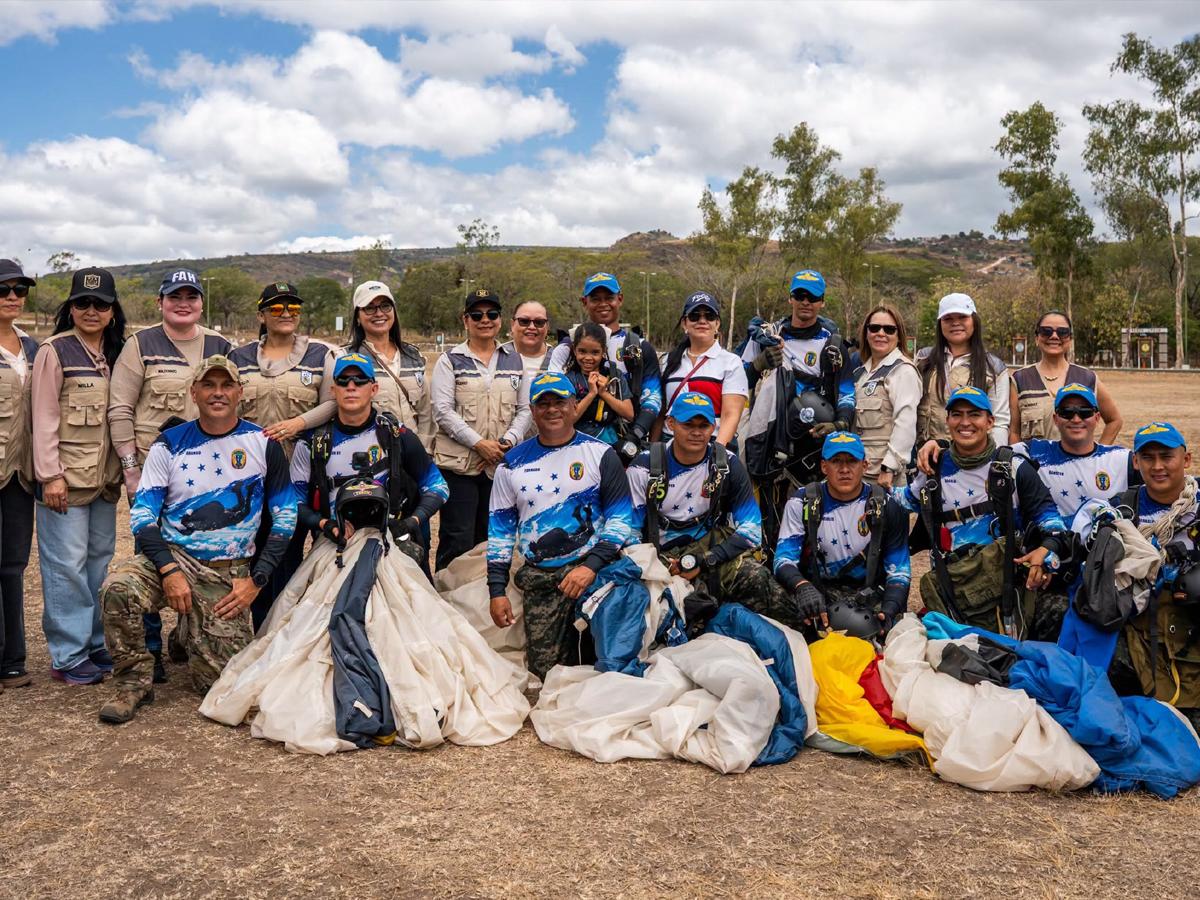 Paracaidismo militar cambia de sede para las fiestas patrias de Honduras