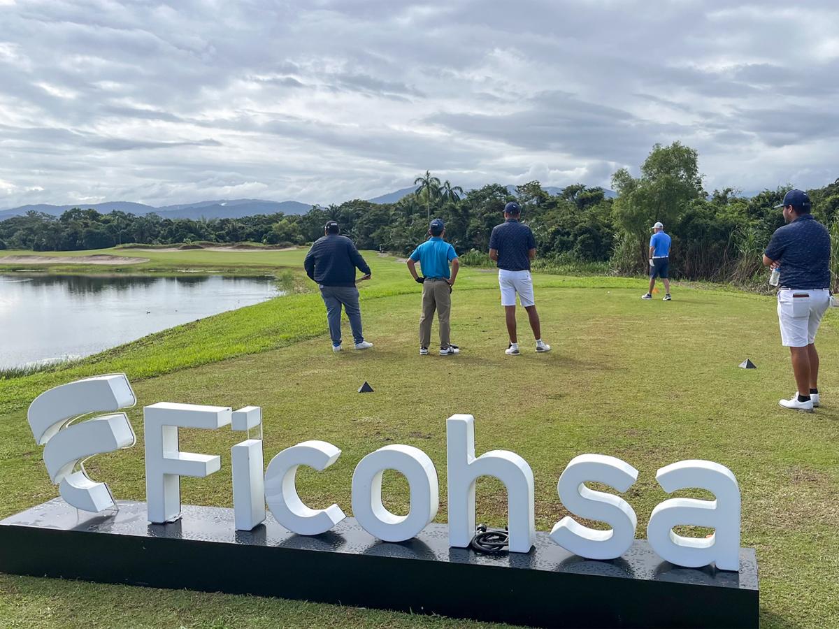 Continúa el Torneo de Golf en Indura Beach & Golf Resort