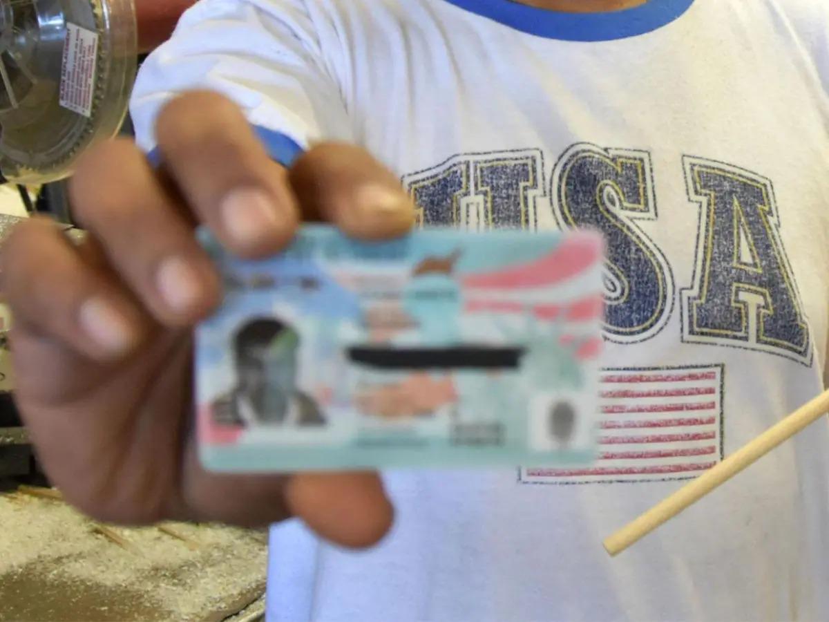Green Card: la nueva regla sobre “carga pública” que deben conocer los hondureños
