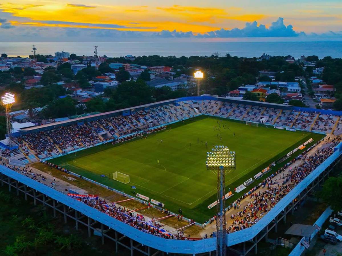 El héroe de Olimpia para la remontada, debutantes, Real España festeja y bellas chicas