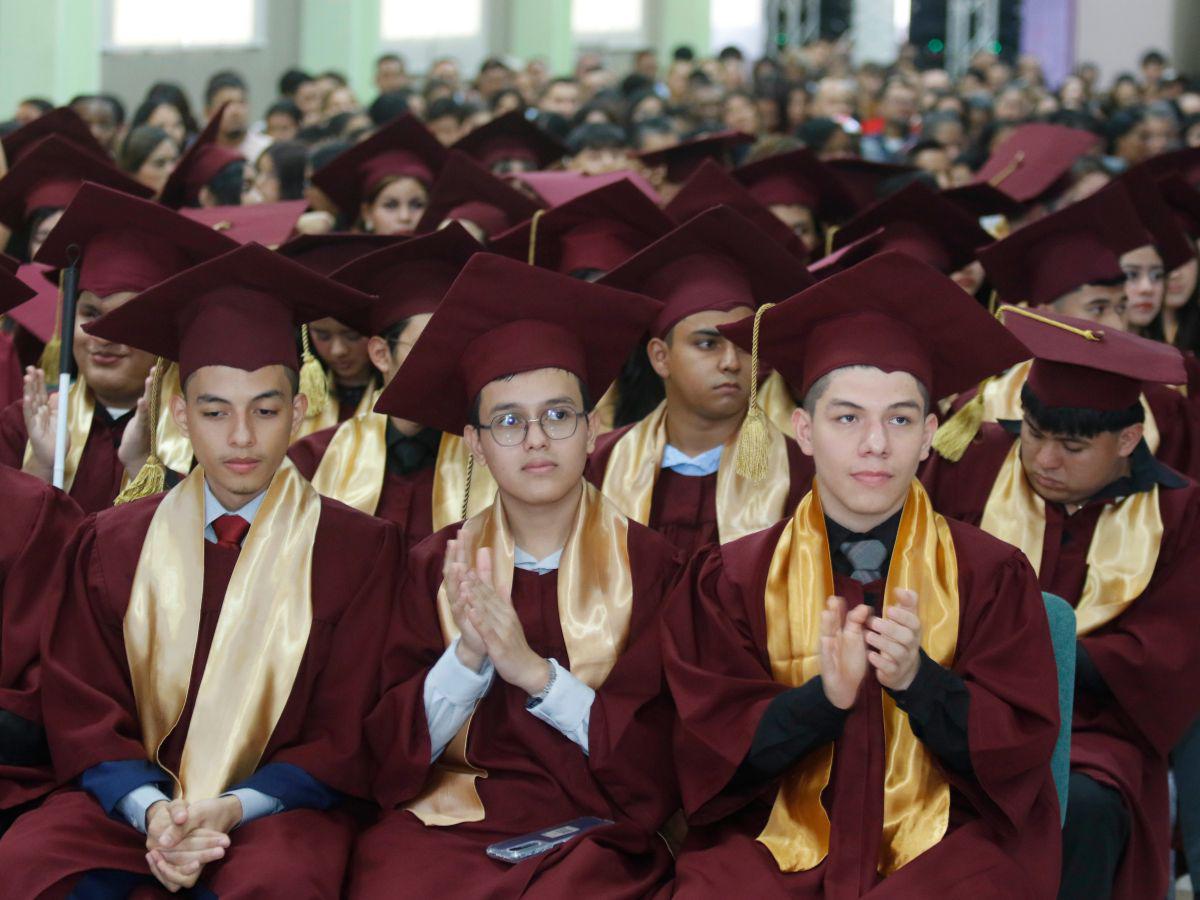 Así se vivieron las graduaciones del JTR rumbo al centenario