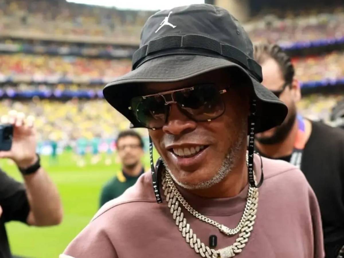 ¡Bombazo! Ronaldinho sale del retiro y ya fue presentado: este será su salario