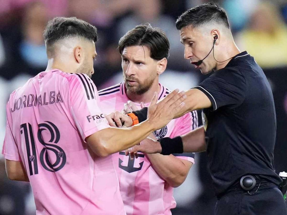 Brutal bronca de Messi al árbitro, lo insultó y festejo a lo Cristiano