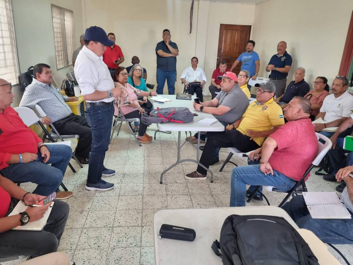 Obreros presionan por un hospital del IHSS en el litoral