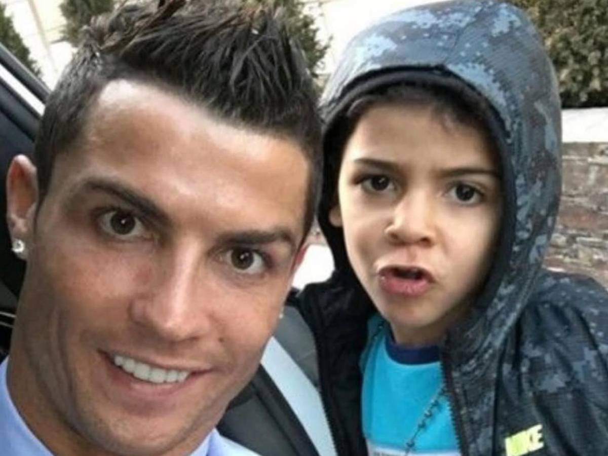 Destapan la verdad tras viralizarse fotos del hijo de Cristiano Ronaldo con misteriosa chica