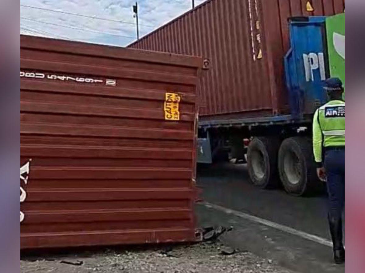 Érika muere aplastada por un contenedor mientras esperaba el bus