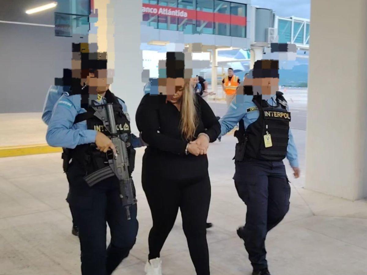 Ella es la estilista hondureña extraditada desde España, acusada de delito contra menor