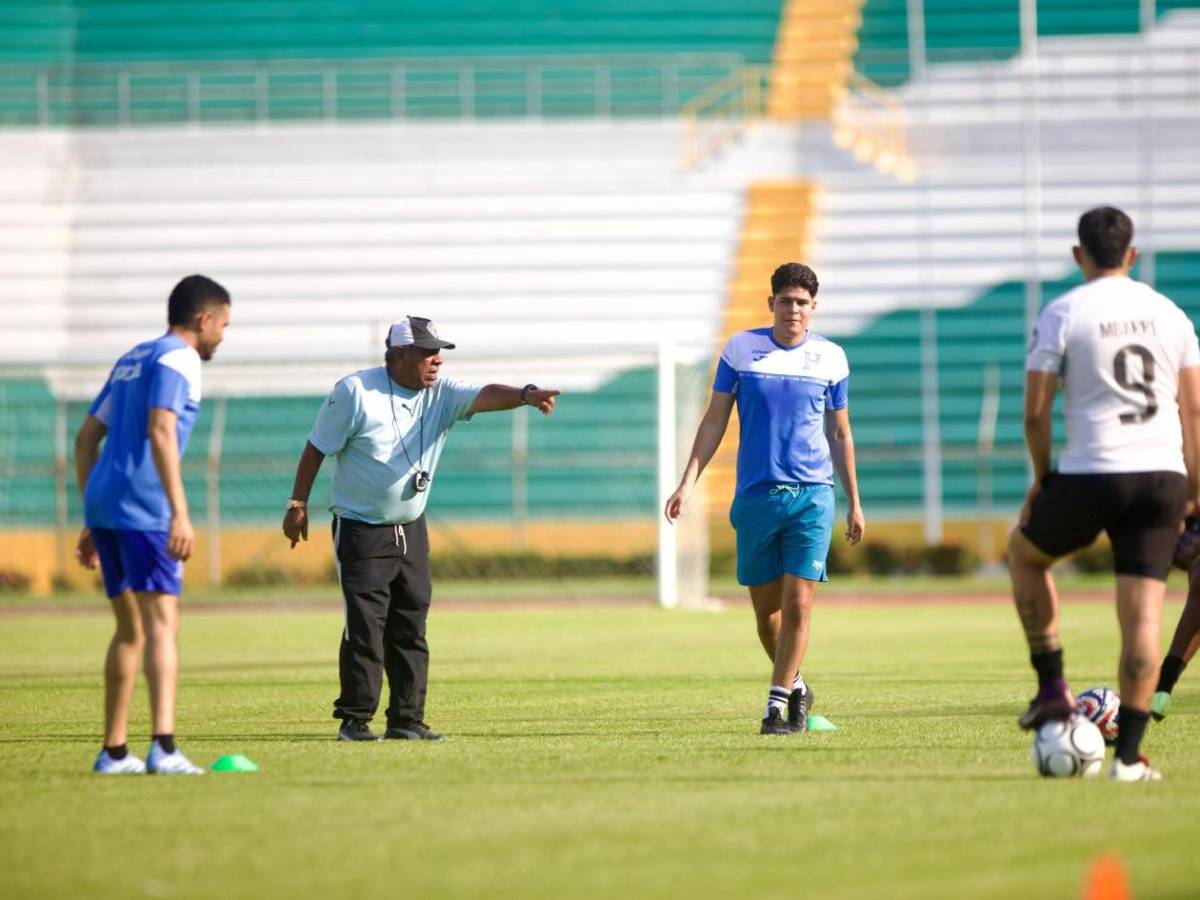 Famoso mundialista se une y pule a tiktokers de la selección de Honduras