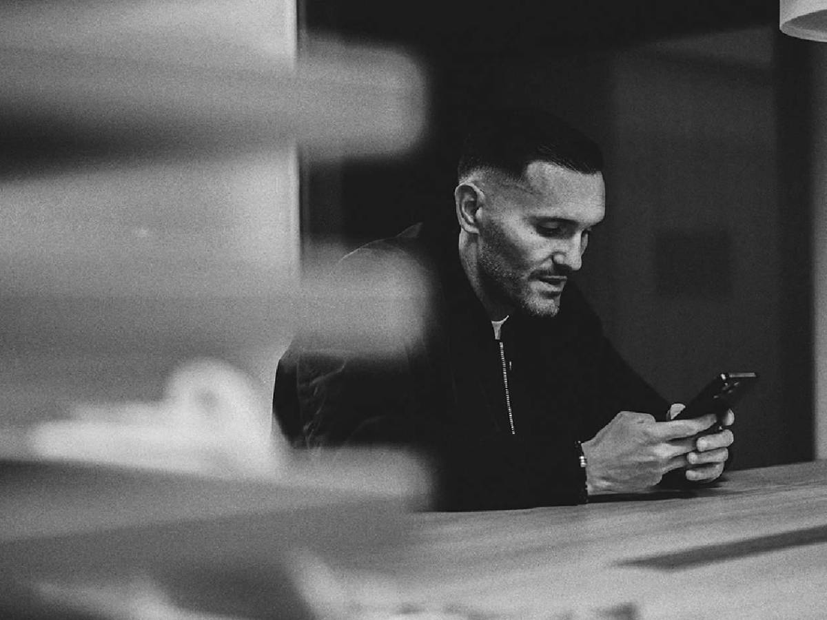 Duro relato: “Mis padres me abandonaron y ahora me piden dinero de por vida”