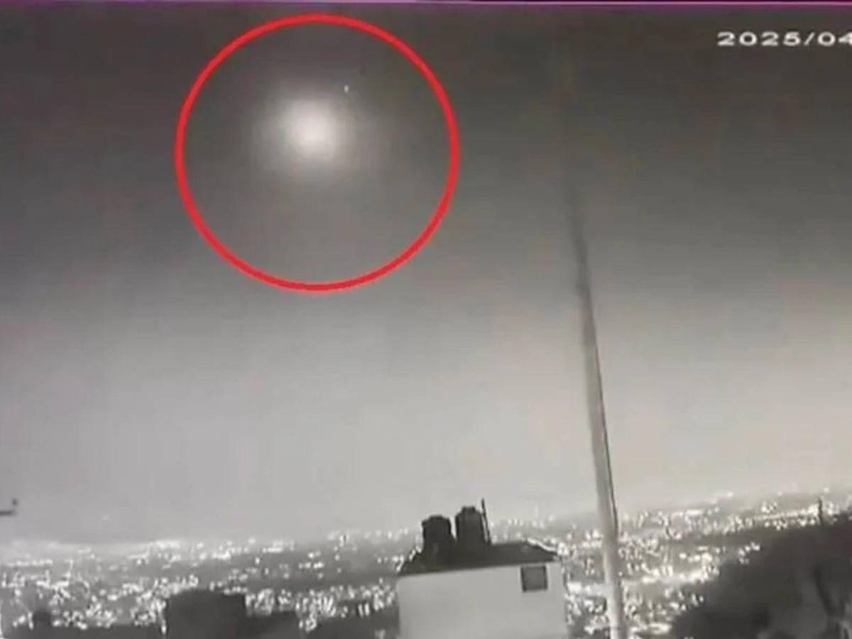 ¿Cayó un meteorito en México? Misterioso estruendo y destello alarma a habitantes