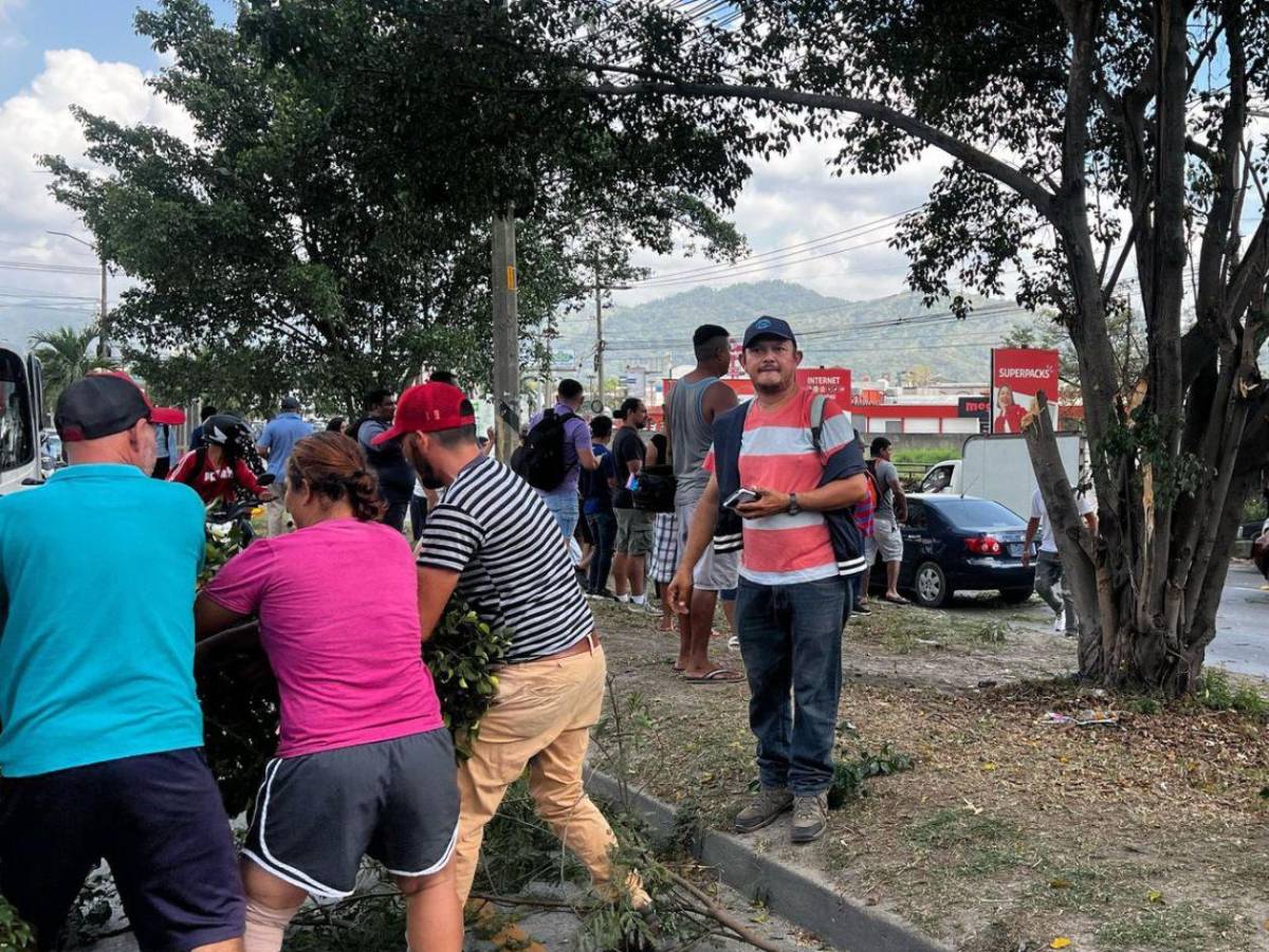 Tensión y caos por protestas de inversionistas de Koriun Inversiones en Choloma, Cortés